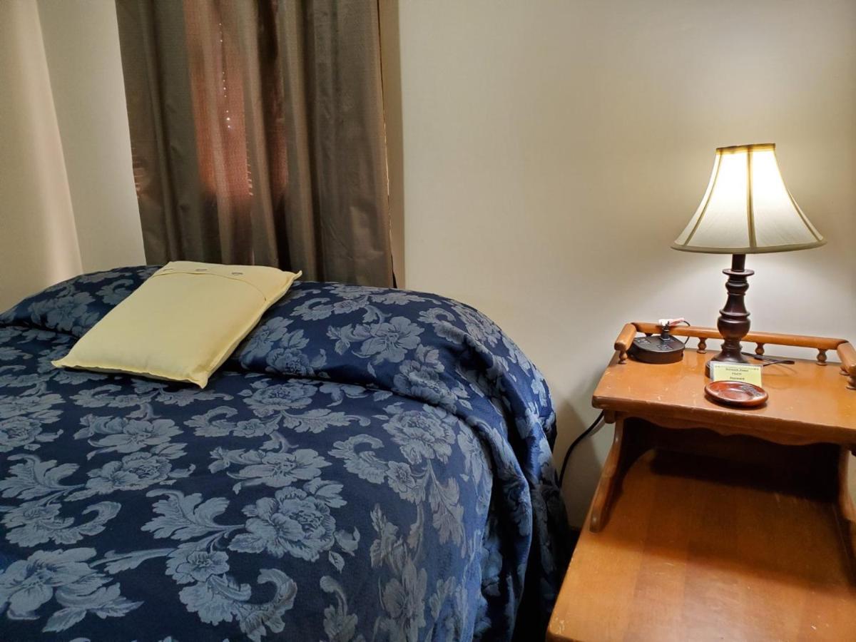 Little River Inn Motel Leon Buitenkant foto